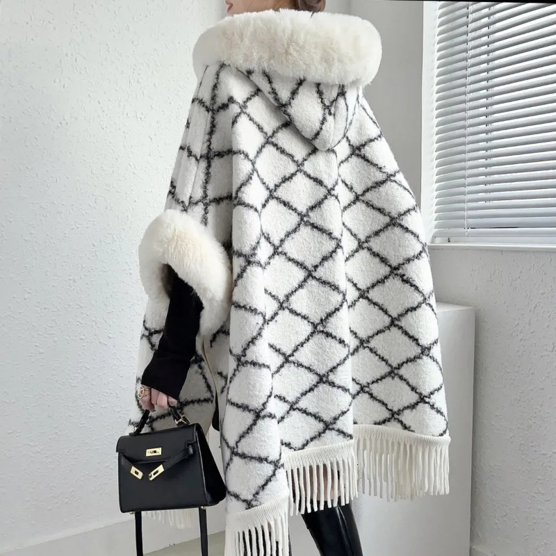 Women Big Fur Collar Outstreet Winter Thicken capas y Poncho Cape dress Striped Long goth Cloak Loose Tassel Coat JJ537 251029