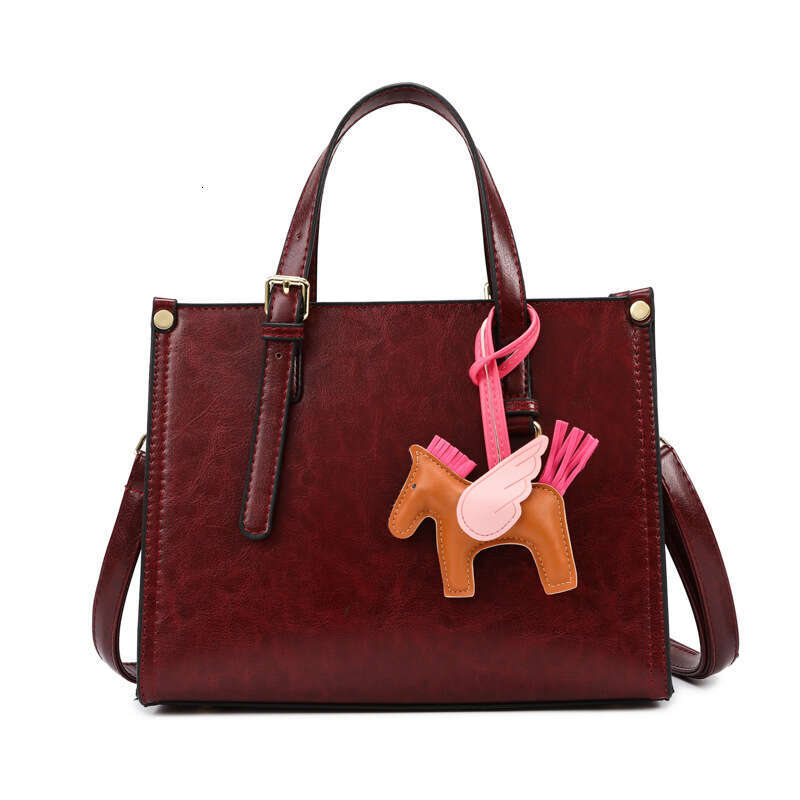 Large Capacity Women 2025 Autumn Winter New Versatile Shoulder Casual Tote Bag for Class and Commuting