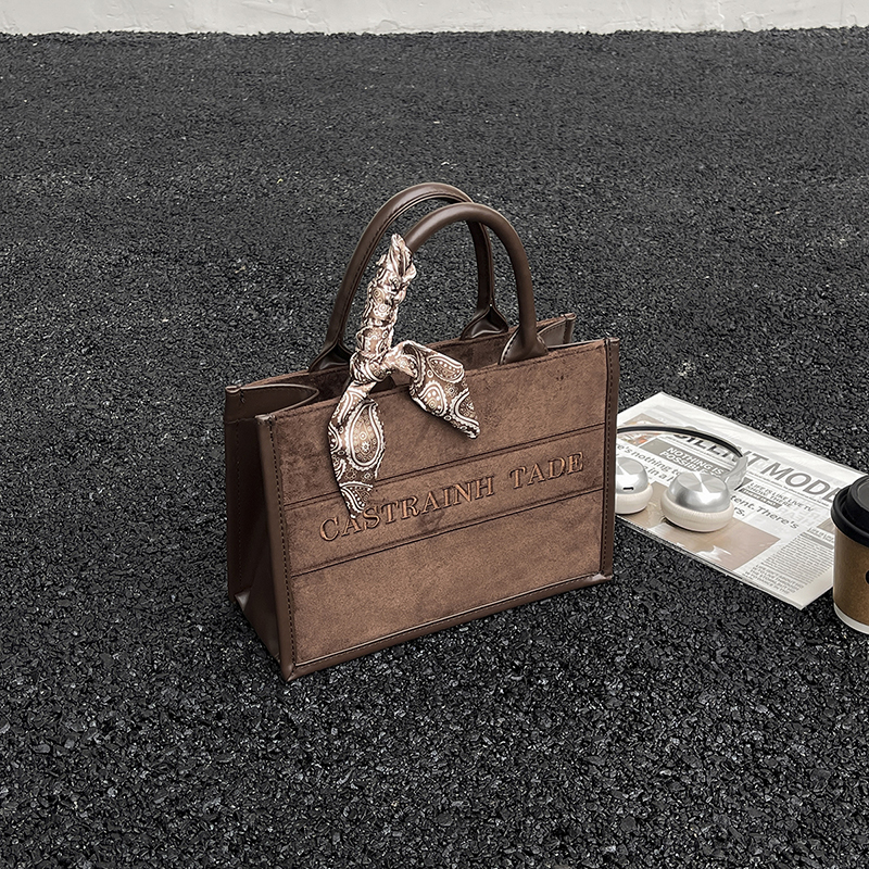 Autumn women's fashionable large capacity synthetic leather handbag, casual simple classic work shoulder bag, popular college student lightweight