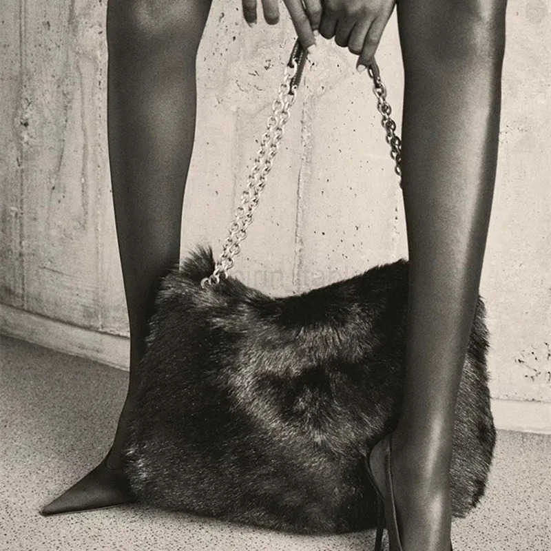 Chain singleshoulder handheld large bag MAO Tote largecapacity plush womens bag 2025 Autumn and Winter New style M251030