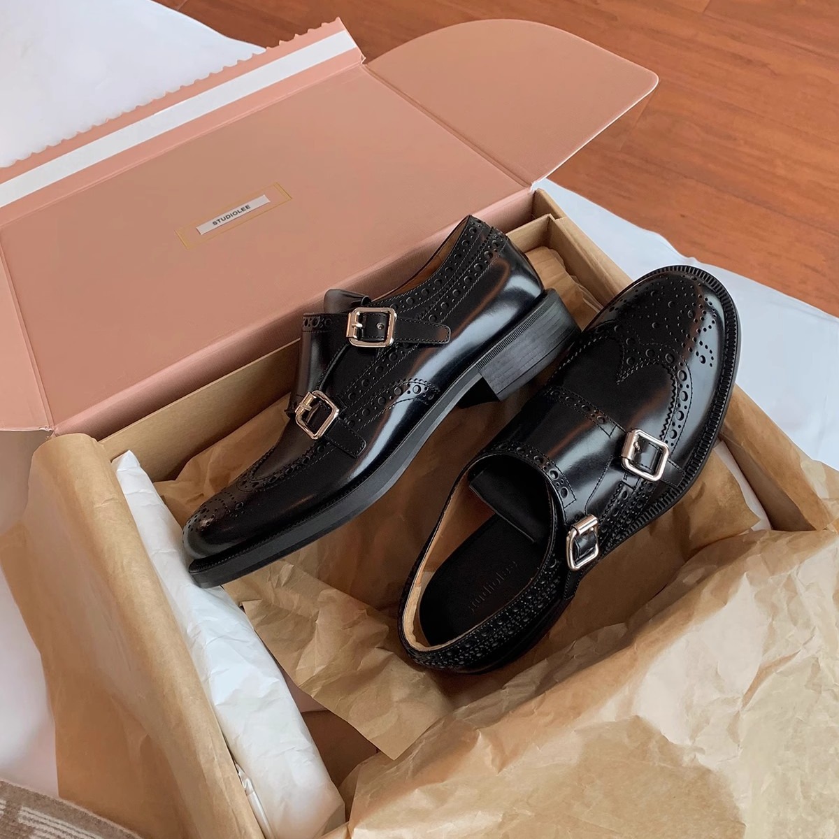 British style exquisite carved baroque single shoes thick heels small leather shoes loafers2025