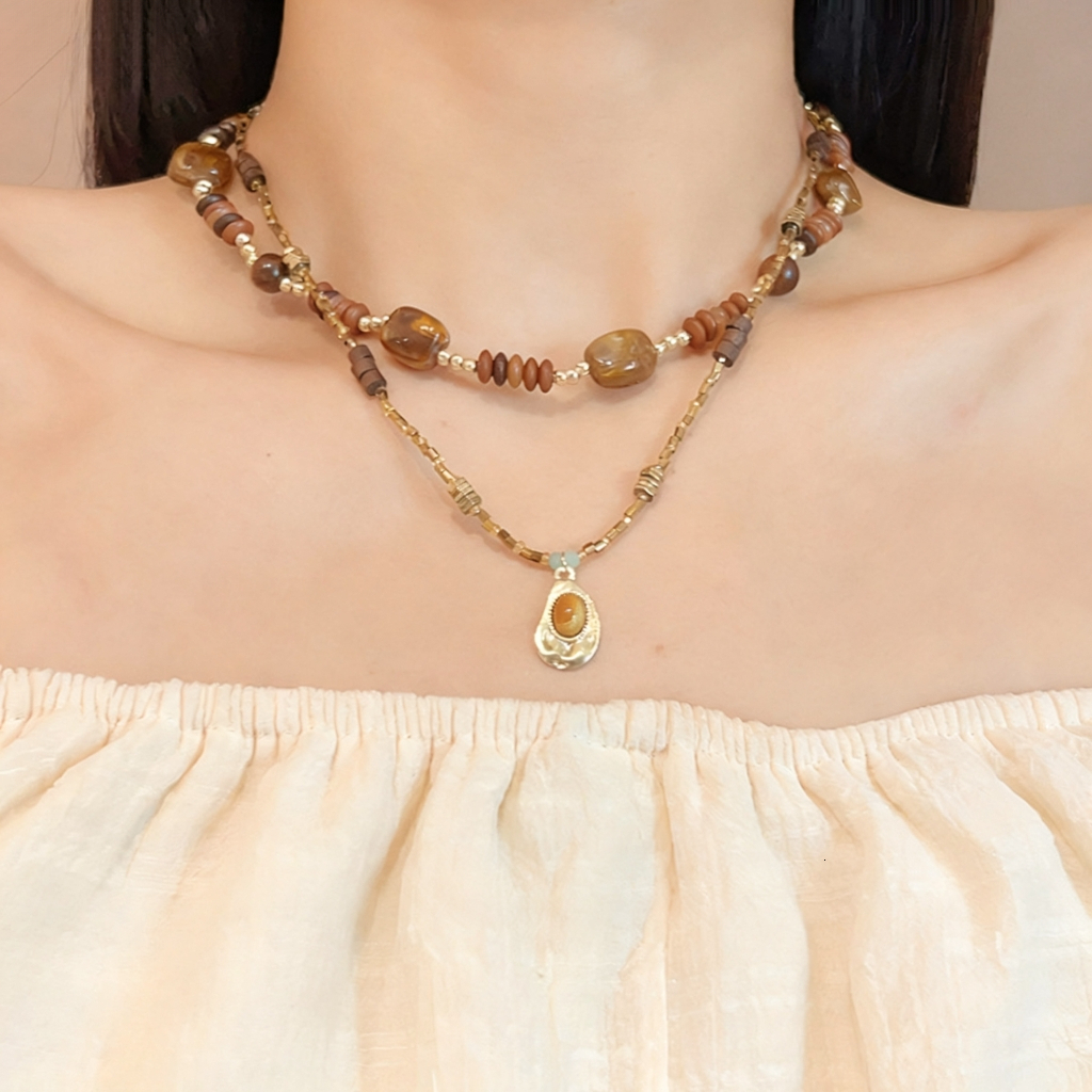 2024 INS Hot Designer jewelry Maillard coffee color retro bead collarbone sweater chain autumn and winter high-end decorative necklace for w