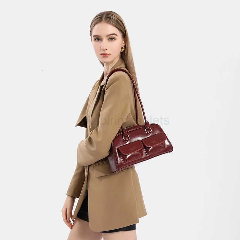 2025 Oil Wax Leather Bowling Bag Multi Pocket Underarm Bag Commuter Handheld Shoulder Bag M251030