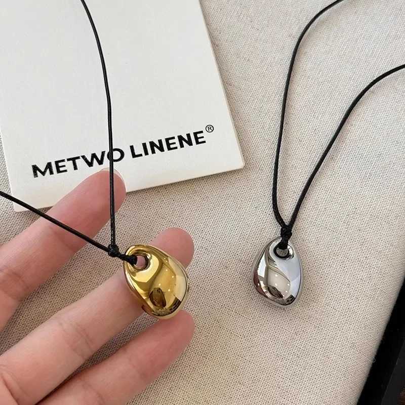 Minimalist Black Leather Rope Necklace Womens Autumn and Winter Simple Fashion Irregular Metal Pendant Long Sweater ChainXJ251030