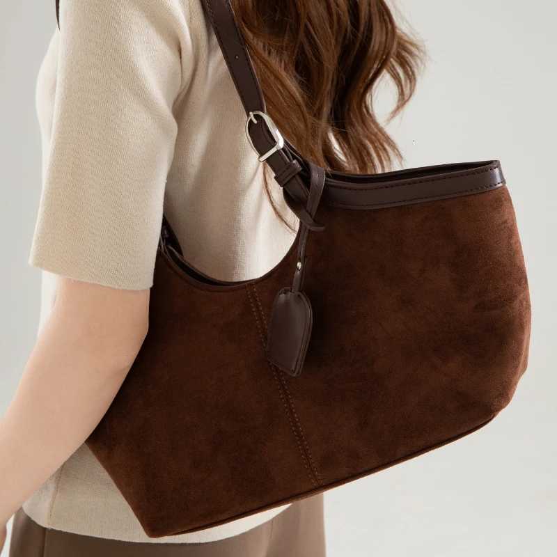 Designer bag Large Capacity Suede Handbag PU Leather Wens Shoder Bag 2025 New Shoder Bag Solid Color Matte Cmuting Bag Y251029