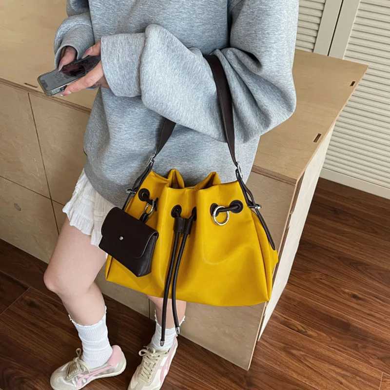 Designer bag Fi Drstring Bucket Bag Casual Large Capacity Cmuting Shoder Bag Korean Versi Handbag WenS Crossbody Bag Y251029