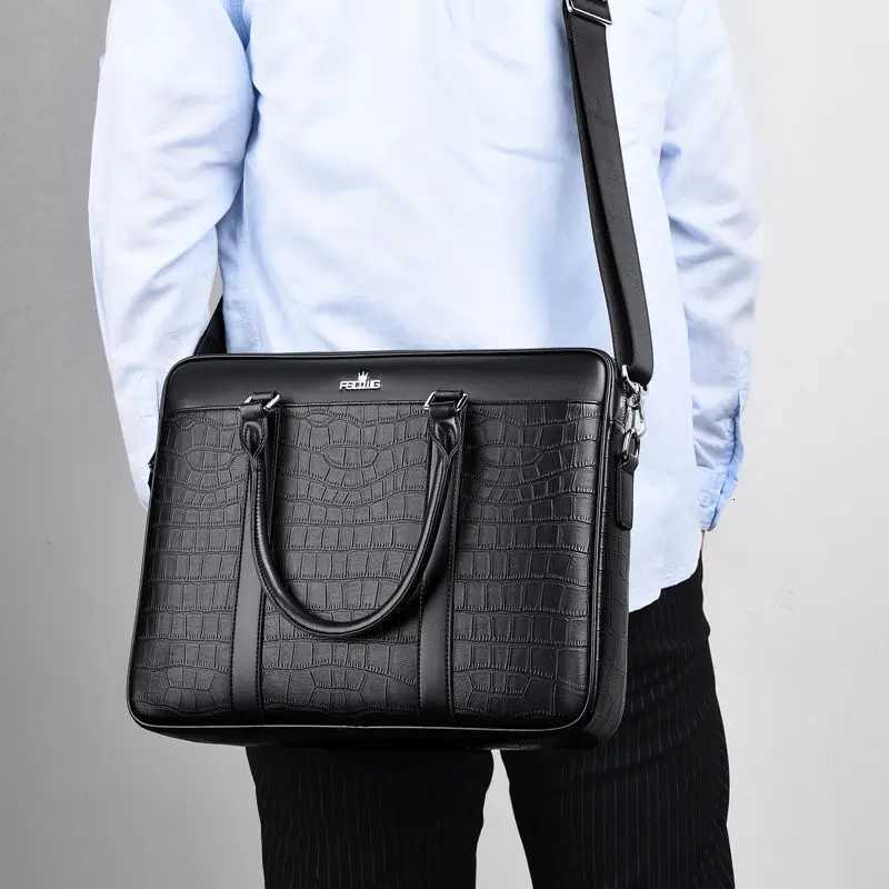 2023 Luxury Alligator Split Leather Business Mens Briefcase M Briefcase Shoder Bag Men Messenger Laptop Cputer Bags Y251011