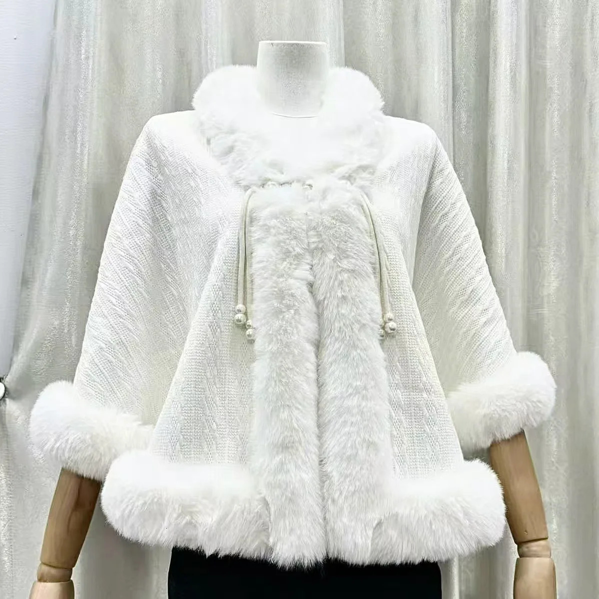 Autumn Winter Fashion Womens Thicken Casual Trendy Loose Simple Basic Elegant Faux Fur Coats Female Ponchos Clothes 251029