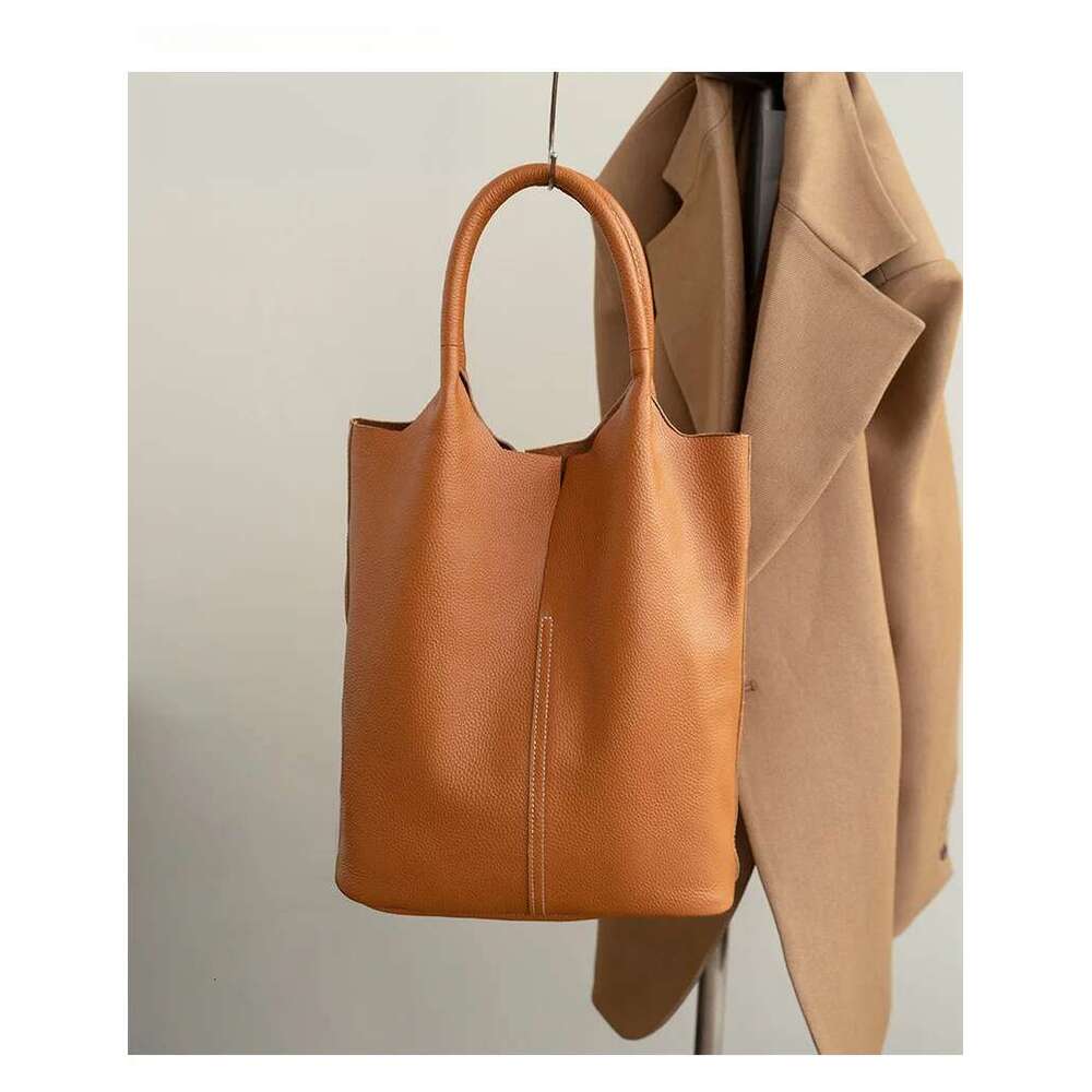 Genuine Grade Leather Women Commuter Ladies Soft Cowhide Tote Shoulder Handbag Large Female Bucket Bag Designer