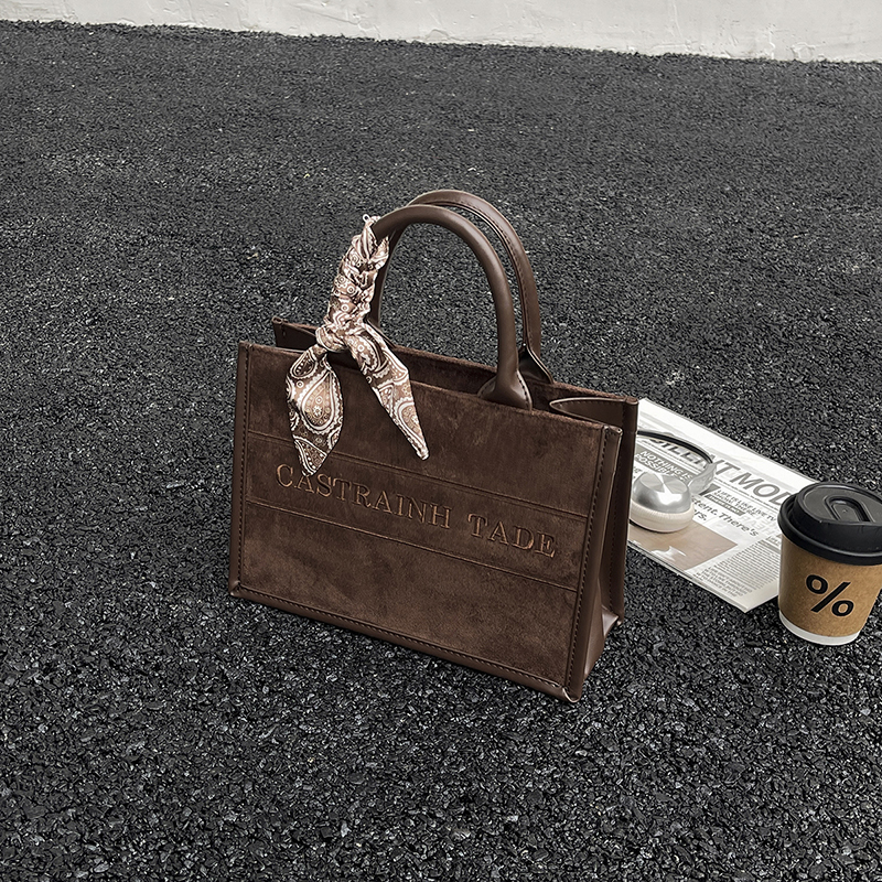 Autumn women's fashionable large capacity synthetic leather handbag, casual simple classic work shoulder bag, popular college student lightweight