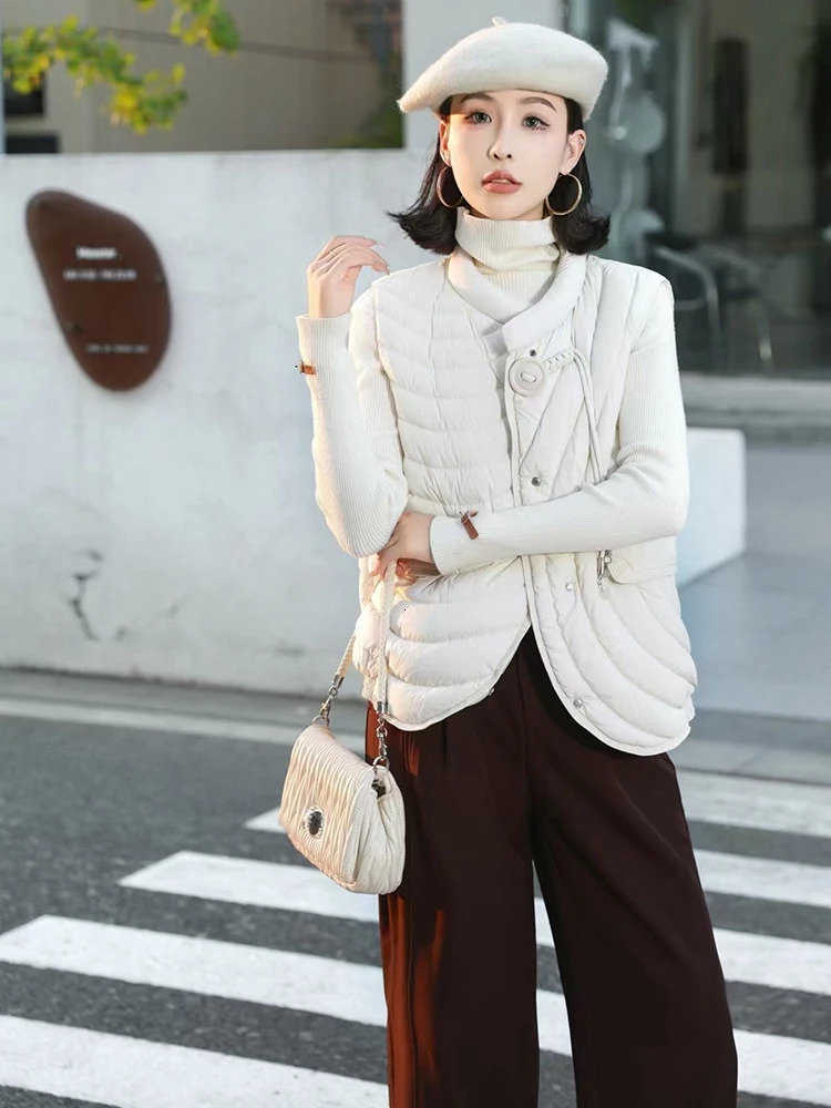 Autumn Winter Solid Lightweight Oneck Down Vest Female Single Breasted Quilted Sleeveless Waistcoats Women White Duck Down Vest 251024