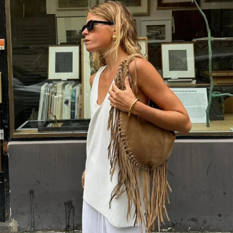 Boho Style Fringe Rivet Crossbody Bag Vintage Suede Shoulder Bag Lady Large Capacity Casual Fringe Postman Shoulder Dumpling Bag251029