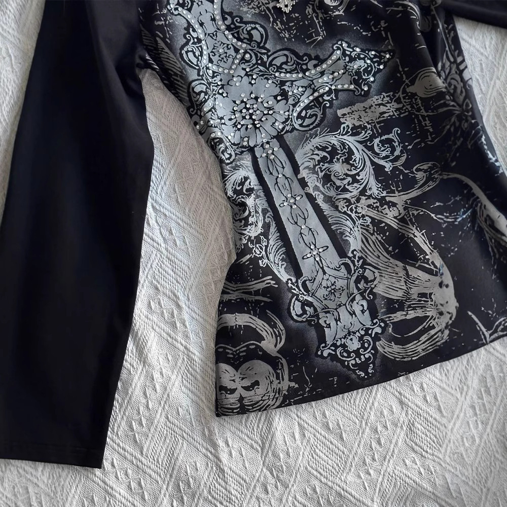 Designer clothing black printed T-shirt women's American retro spring new V-neck long sleeved waist slimming top