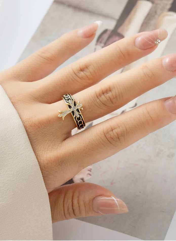 Exquisite Shiney Zircon Cross Rings for Women Men Gothic Geometric Adjustable Ring Vintage Engagement Party Jewelry AccessoriesW251030