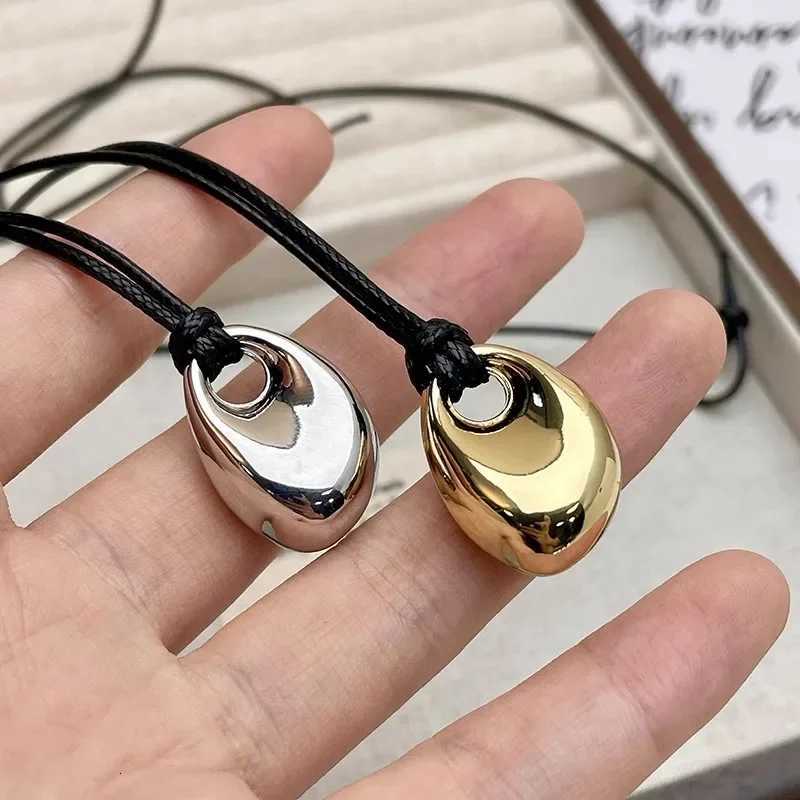 Minimalist Black Leather Rope Necklace Womens Autumn and Winter Simple Fashion Irregular Metal Pendant Long Sweater ChainXJ251030