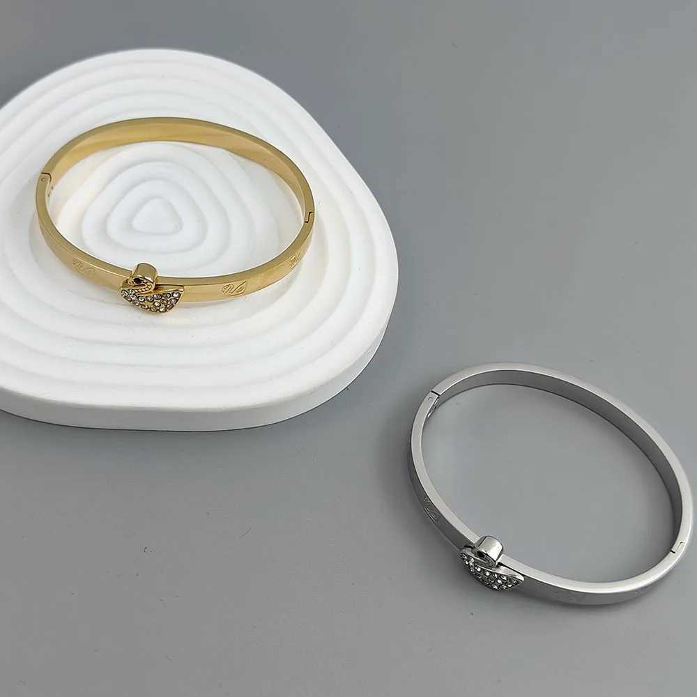 New zircon goldplated stainlESS steel 18K high quality waterproof couple wife giftW251030