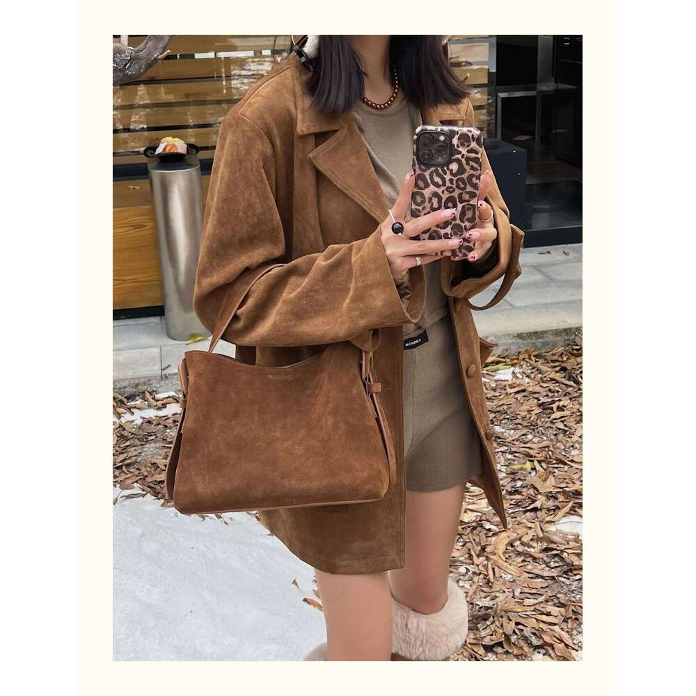 Designer bag 52 2026 Designer Winter Matte Maroon Color Top Handle Bucket Tote Large Suede Cow Leather Women Shoulder Bag Quality Nubuck Handbag