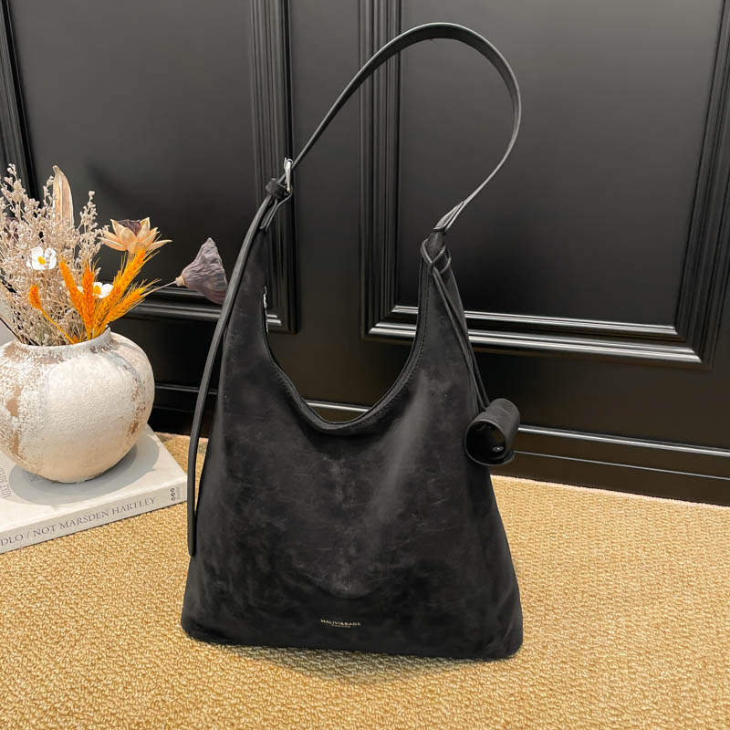 Spring women's fashionable large capacity synthetic leather handbag, casual and simple classic work shoulder bag, popular college student fashion