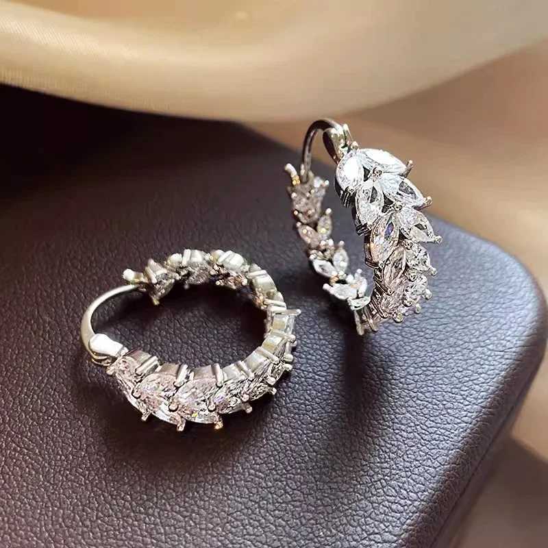 Huitan Hot TrenDY Design Hoop Earrings for Women Marquise Cubic Zirconia Modern Fashionable Female Earrings 2025 JewelryW251030