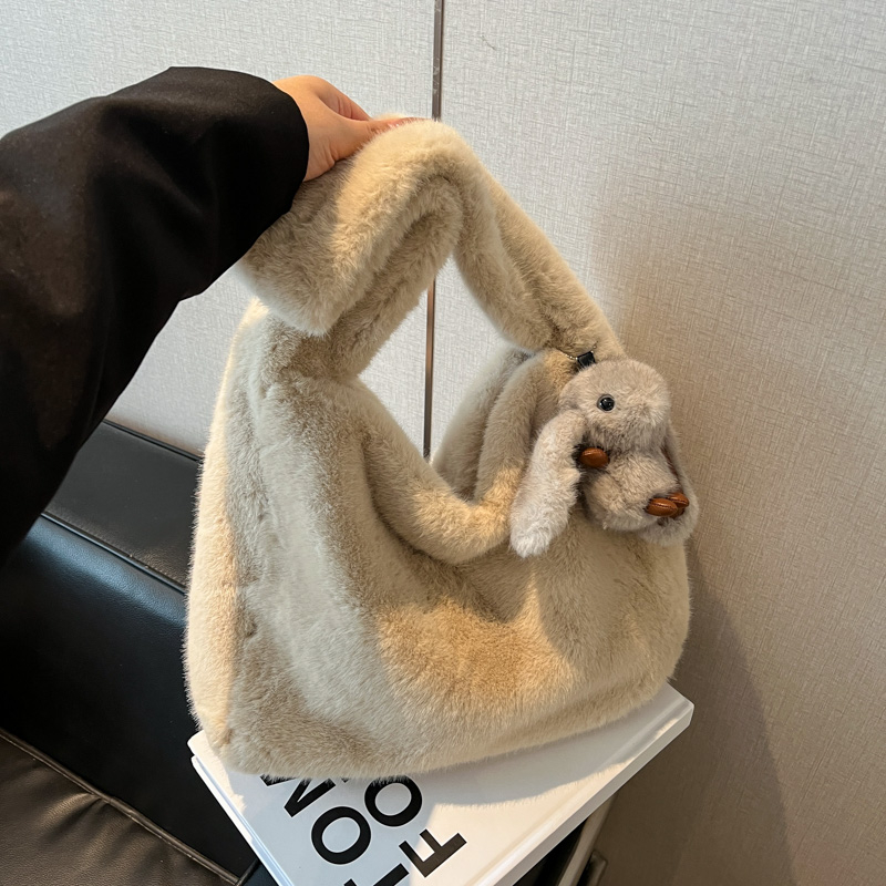 Winter women's fashionable large capacity synthetic leather handbag, casual simple classic work shoulder bag, popular college student fashion cro