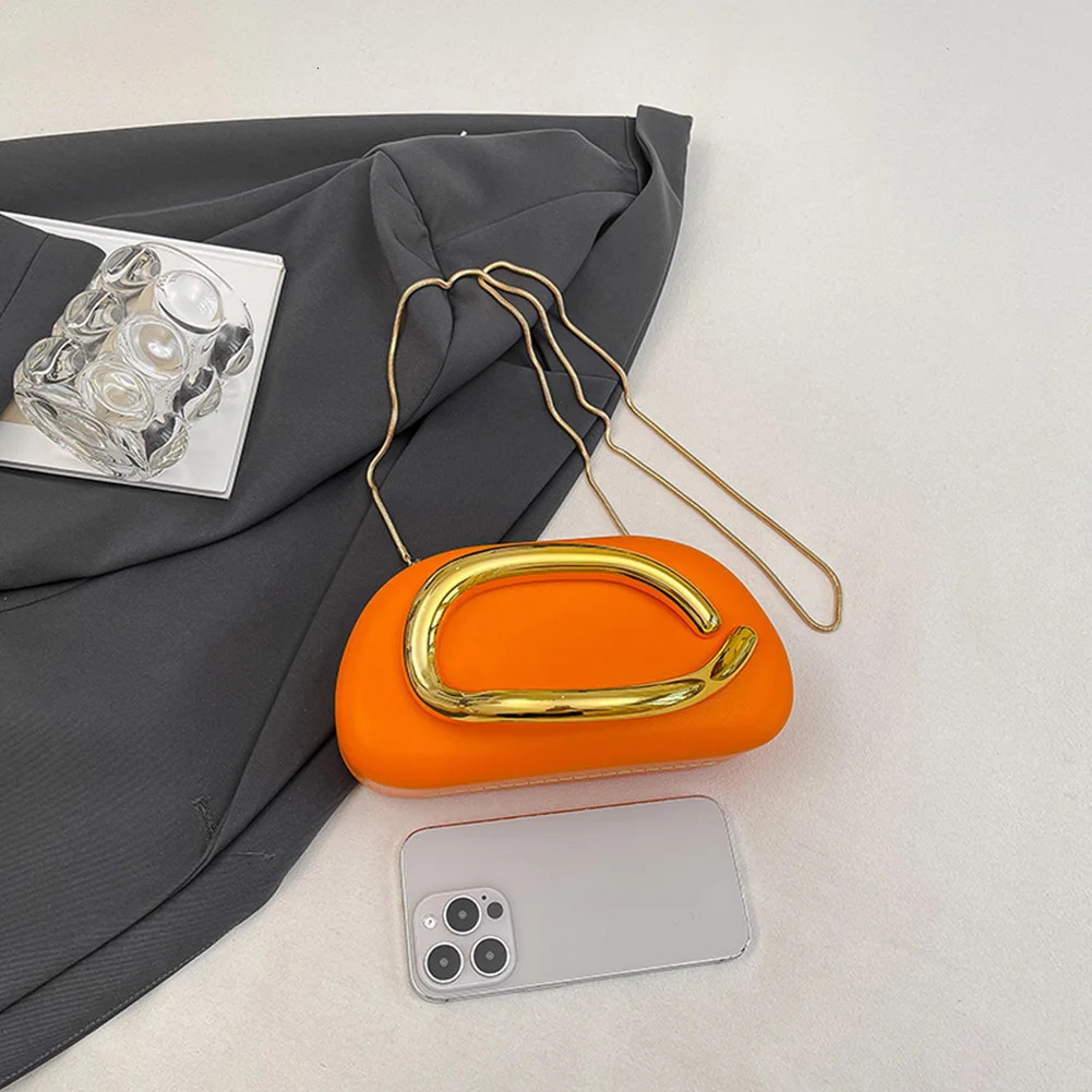 Women Leather Crossbody Shoulder Bag Solid Color Metal Decoration Evening Bag Handheld Shoulder Clutch Bag for Evening Dinner 251030