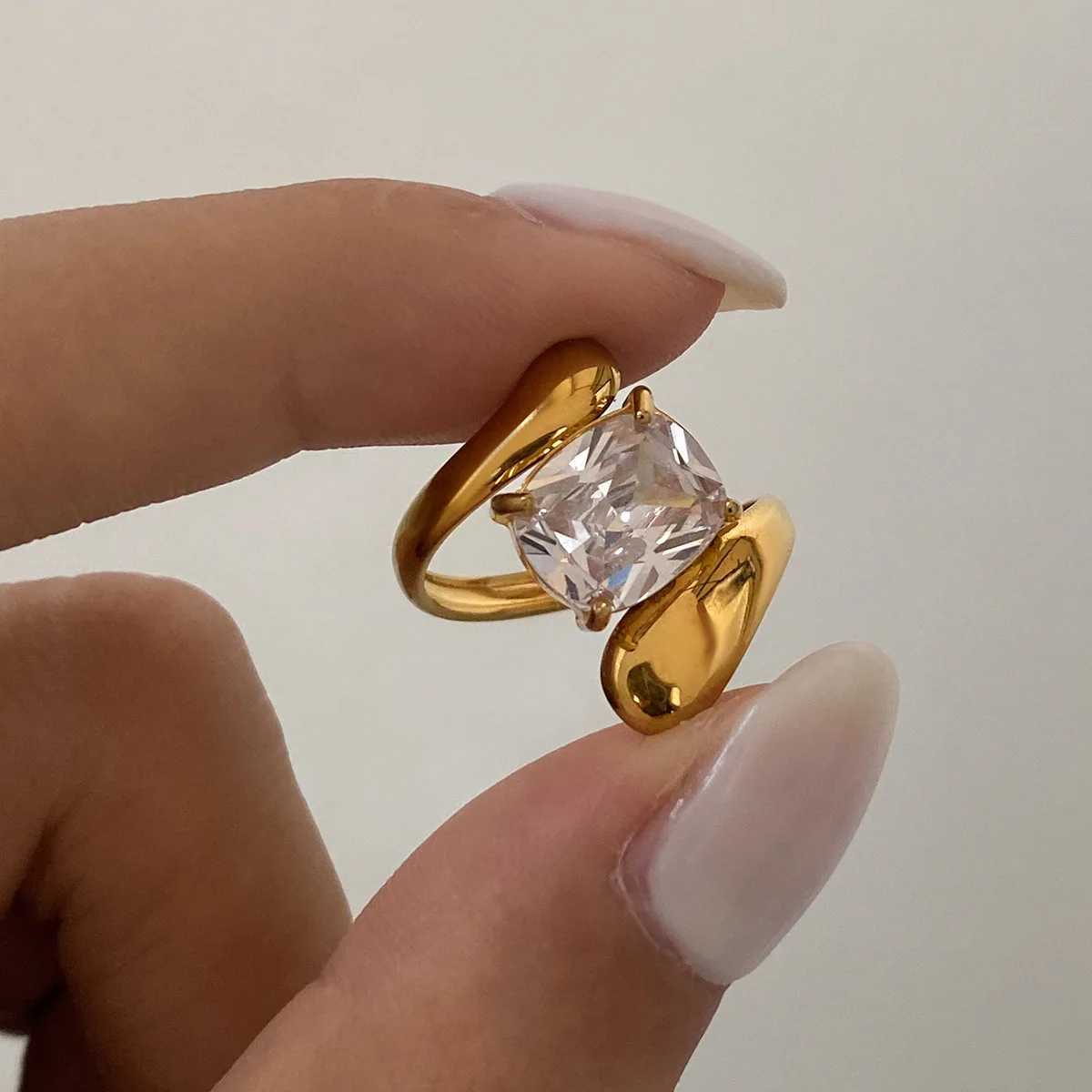 Stainless Steel Water Drop Shaped Large Zircon Rings 18K Gold Plated Opening Ring Women Waterproof Statement JewelryW251030