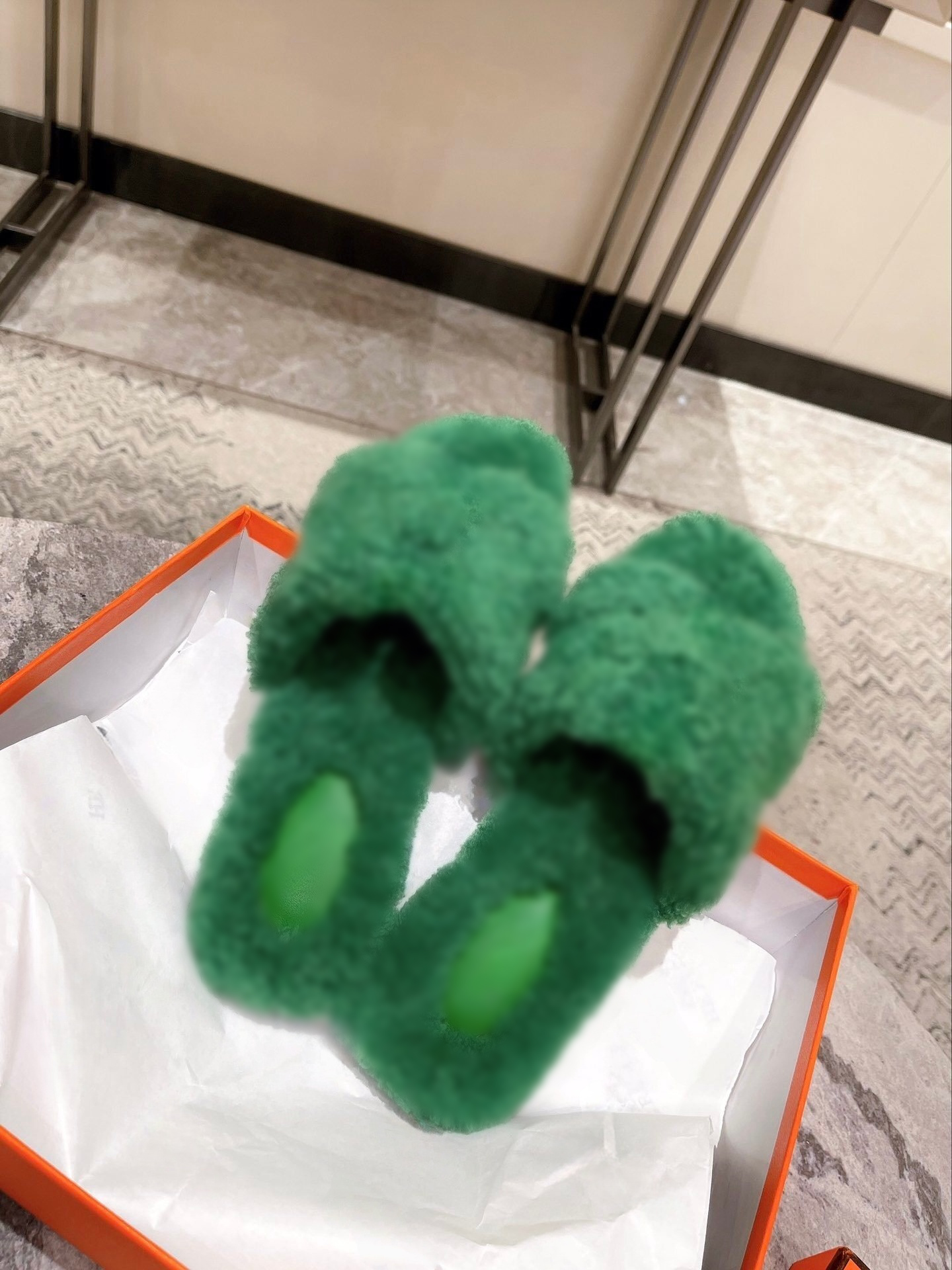 10A Top Designer Women's Slippers, Women's Wool Winter Fleece-Lined Warm Sandals, Comfortable Plush Women's Flip-Flops, with Box