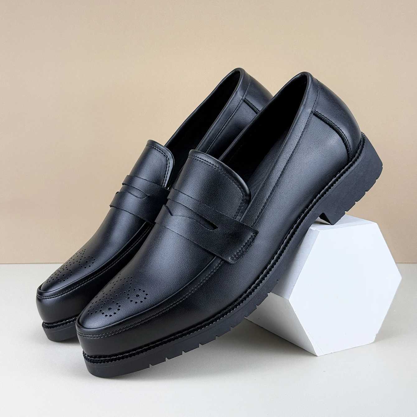 Mens Formal Leather Shoes British Style Oxford Loafers Round Toe Breathable NonSlip Business Dress Wedding Office Casual Shos Z251029