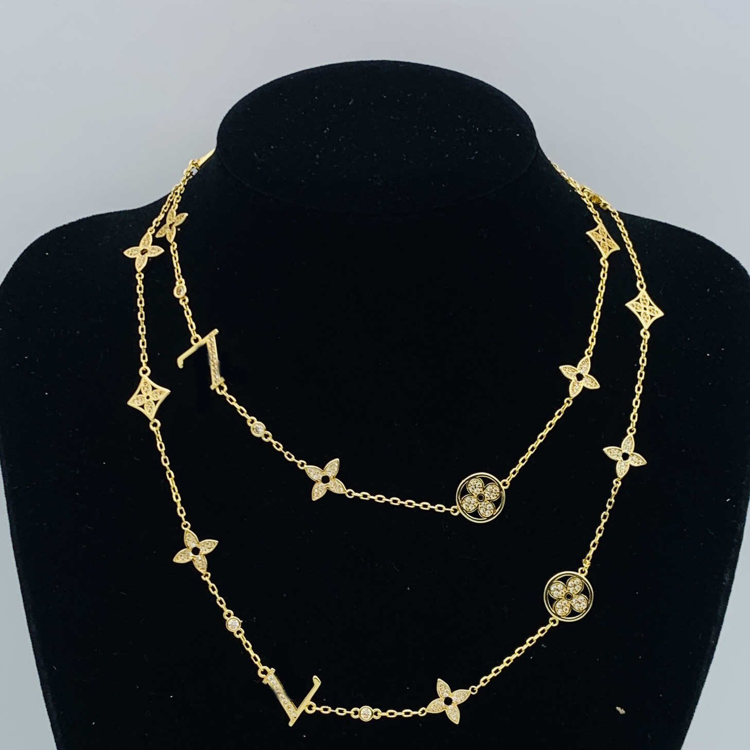 Designer Necklace Luxury Clover Charm Flower Pendant Necklace Gold Silver Plated Chain Necklace Chokers Statement For Women Men Fashion Diamond Jewelry Gift