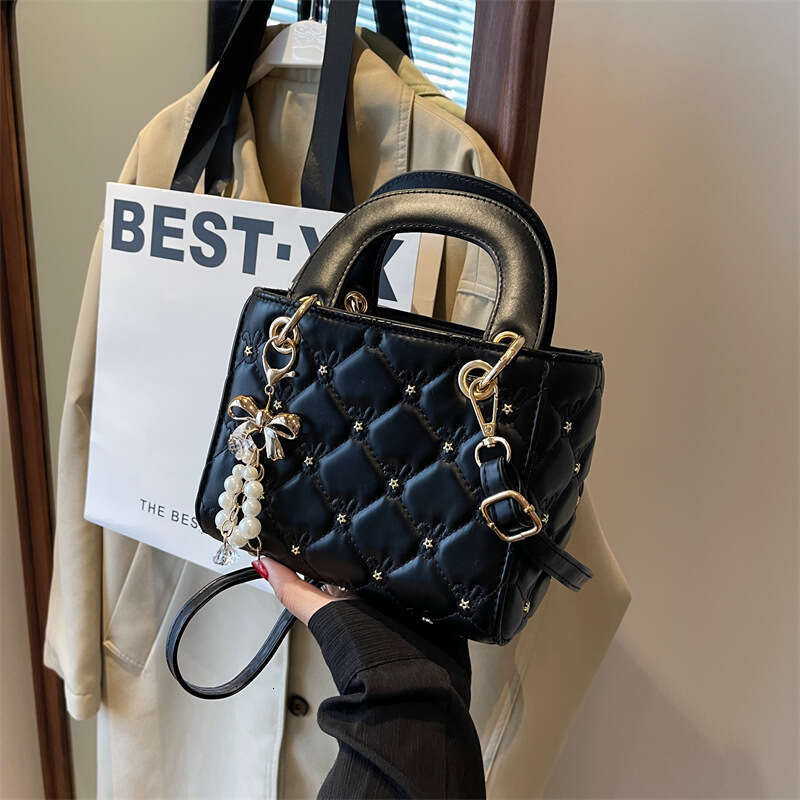 High-end French Style Niche New Trendy Fashion Quilted Pearl Handbag Shoulder Crossbody Princess Diana Bag