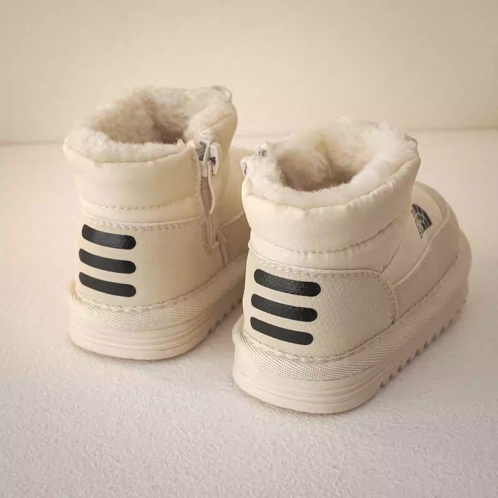 Winter new designer wool lined thick snow boots for boys, soft soled snow boots for girls, warm cotton shoes