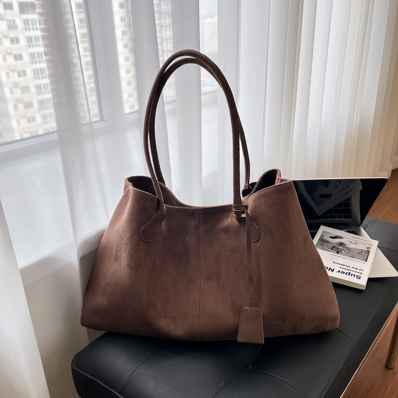 New Trendy Velvet Bag with Premium Velvet Solid Color Fashion Single Shoulder Large Capacity Retro Handbag Versatile Luxury Designer Bag
