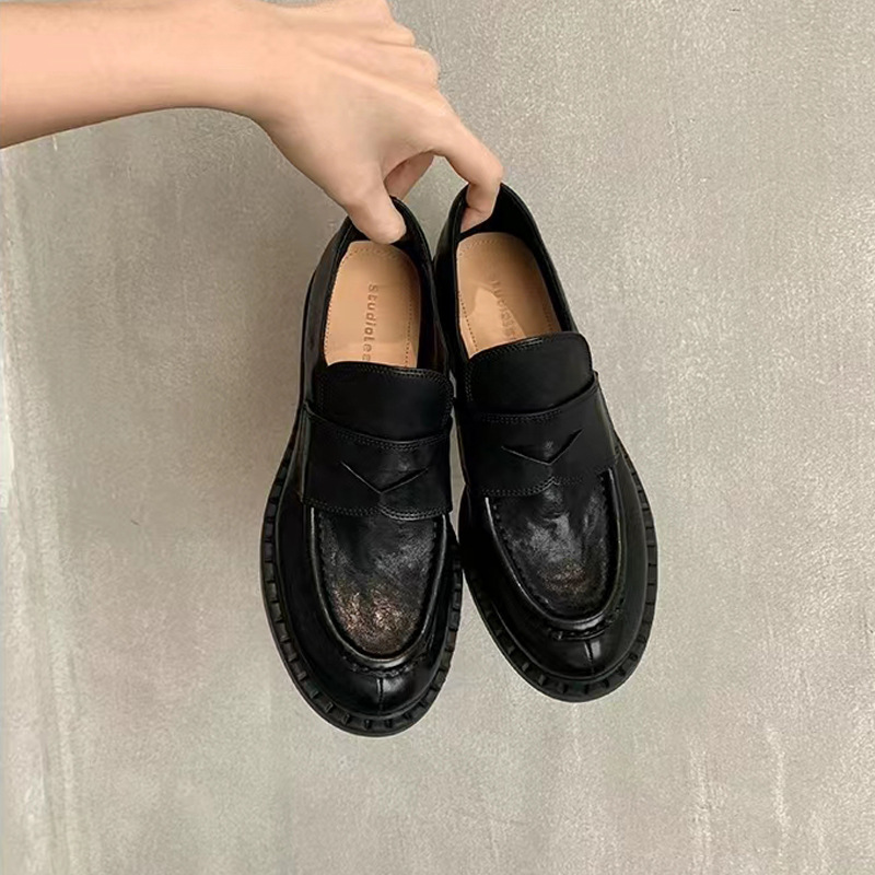 Autumn new British retro leather shoes women's fashion round toe soft leather thick heel loafers women's single shoes2025