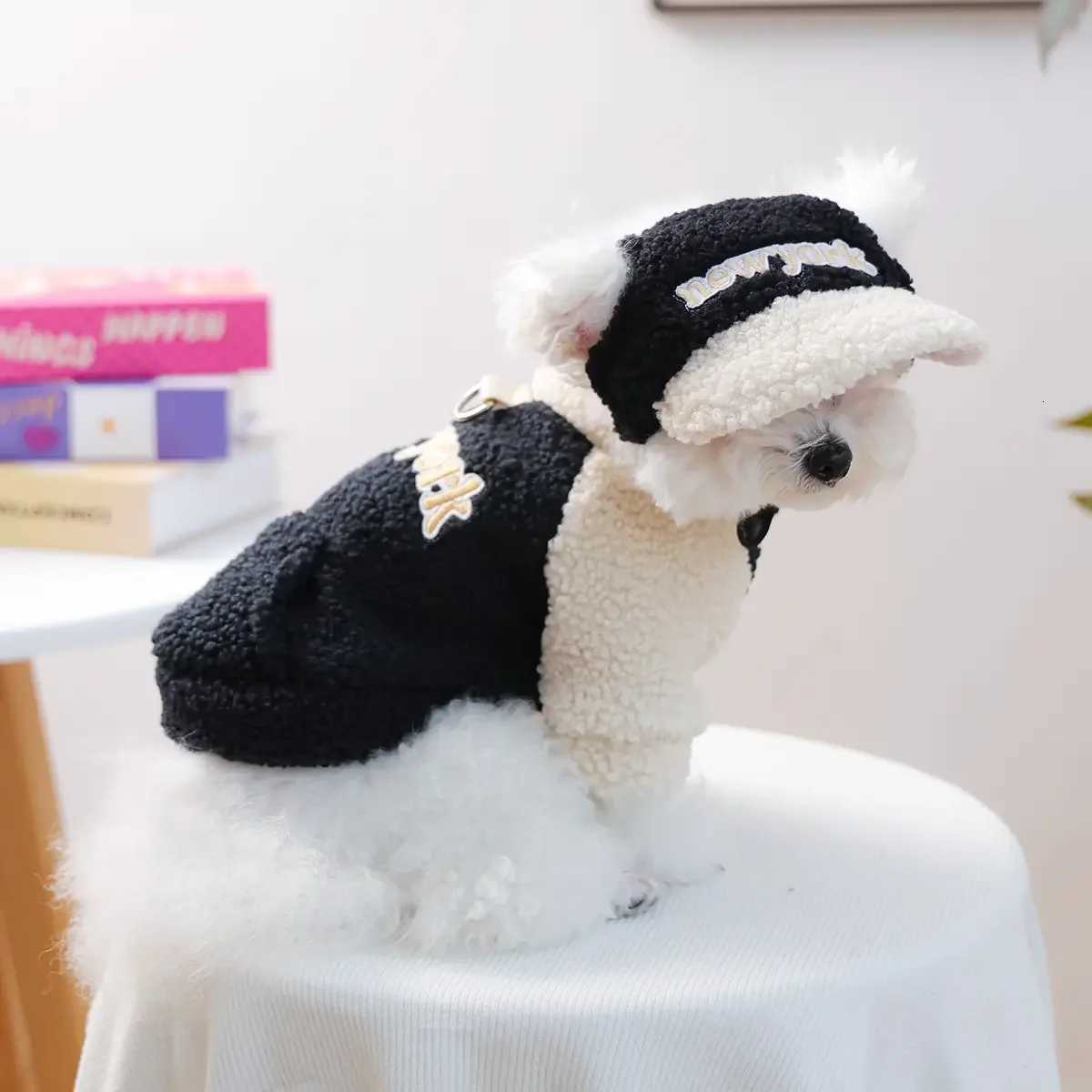 Autumn and Winter Pet Lamb Fleece Hoodie Cute Kitten Xiu Embroidered Plush Hat Dog Clothes for Small Dogs Puppy Clothes C251030