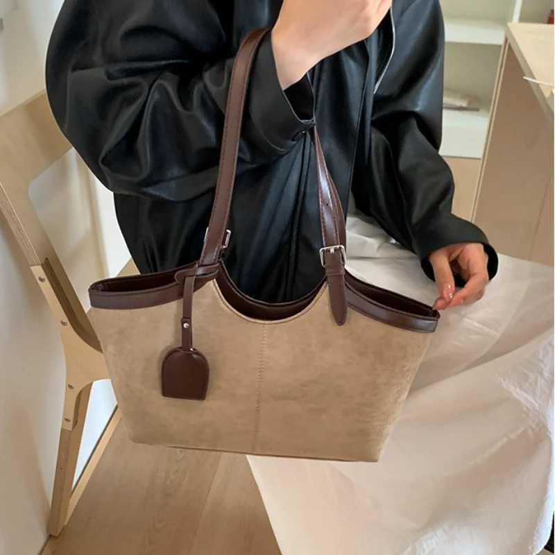 Designer bag Autumn Lat Underarm Shoder Bags For Wen Faux Suede Pure Color Armpit Bag Casual Street Designer Handbags Y251029