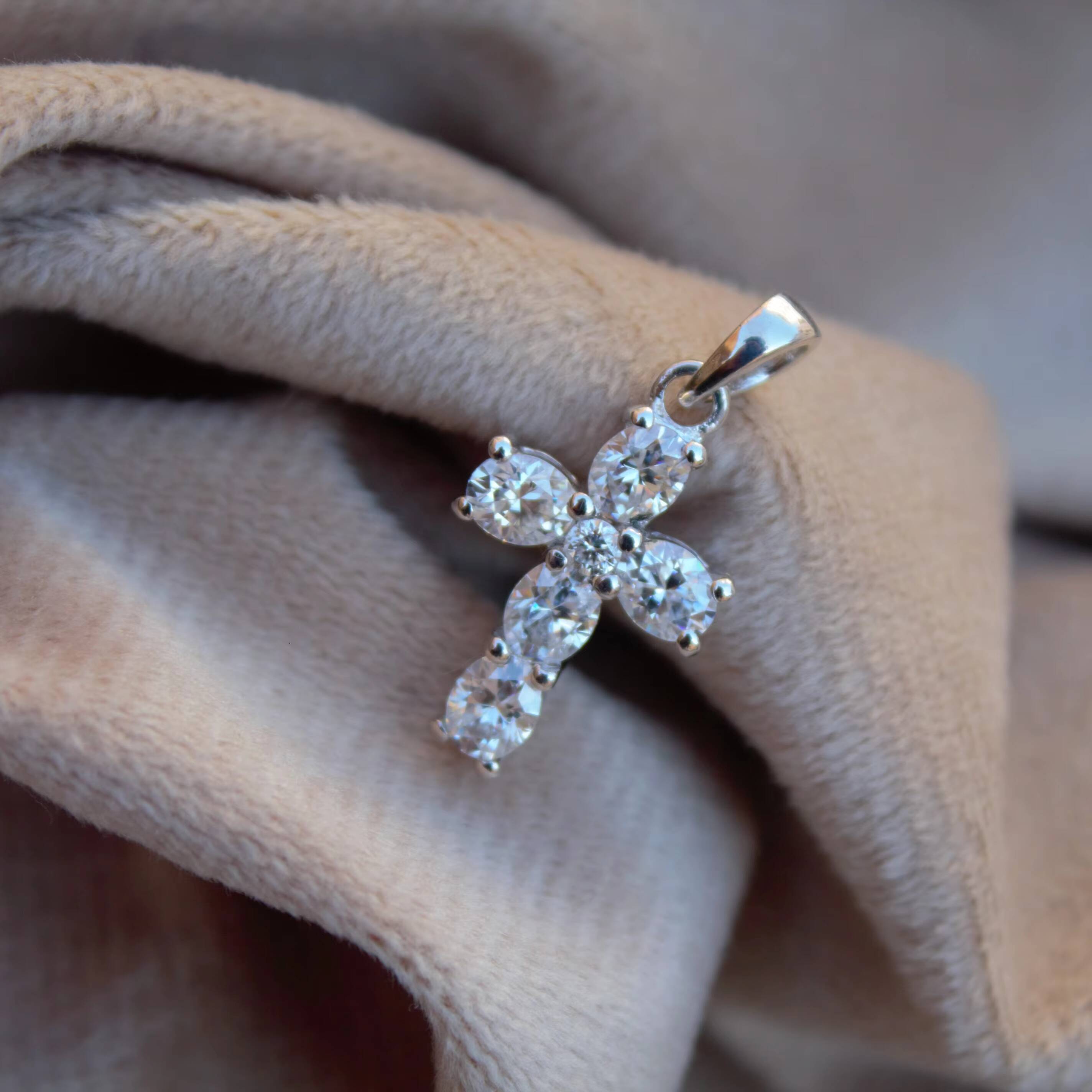 925 Sterling Silver Moissanite Cross Pendant Oval Cut Cross Pendant for Men Women Moissanite Silver Jewelry