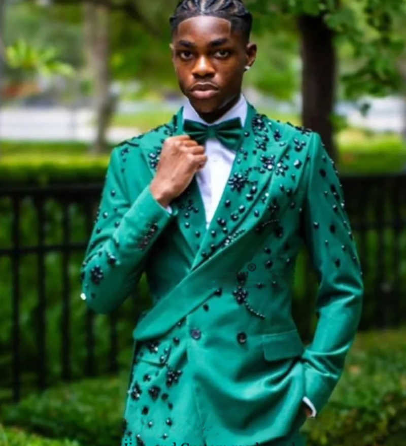 Luxuly Groom Wedding Tuxedos 2 Pieces Slim Fit Jacket Pants Peak Lapel Jewelry Ornament Formal Prom Men Suits Customized