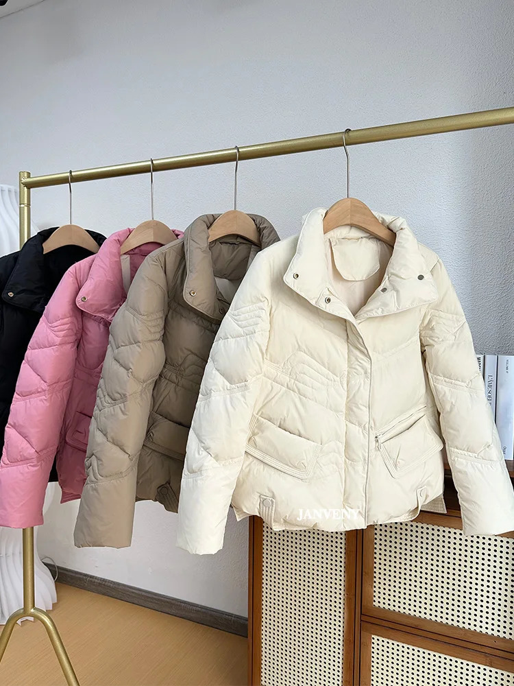 Winter Stand Collar Lightweight Puffer Coat Women Casual Loose Pocket Zipper 90 White Duck Down Cropped Jacket 251023