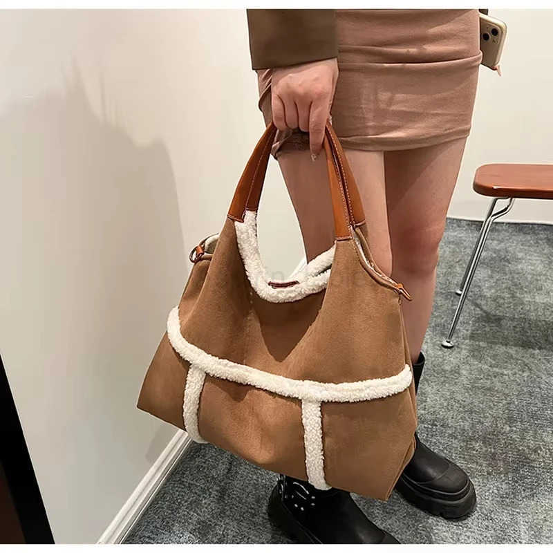 Fashion Trend Lamb Wool Patchwork Handbag for Women Hot Sale Autumn Winter New Large Capacity Suede One Shoulder Crossbody Bags M251030