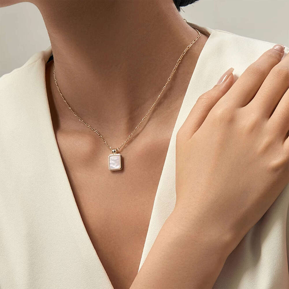 French Style Agate Malachite Necklace for Women, Light Niche Temperament Collarbone Chain, Melad Accessories