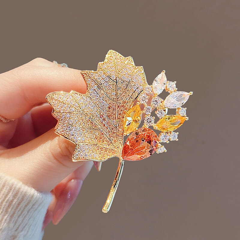 High-end Hollow Crystal for Women, Premium Rhinestone Maple Leaf Brooch Pin, Clothing Accessory