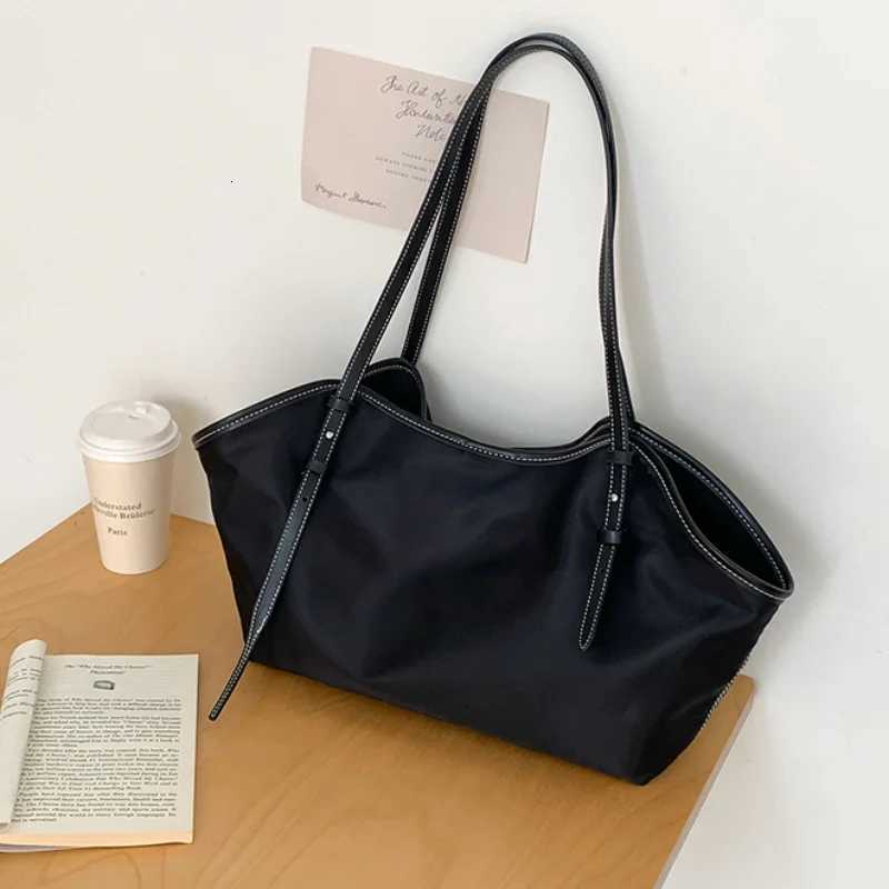 Designer bag Wens Fi Versatile Largecapacity Canvas Shoder Bags Designer Canvas Wings Handbags Ladies Leisure Dumpling Tote Bag Y251029