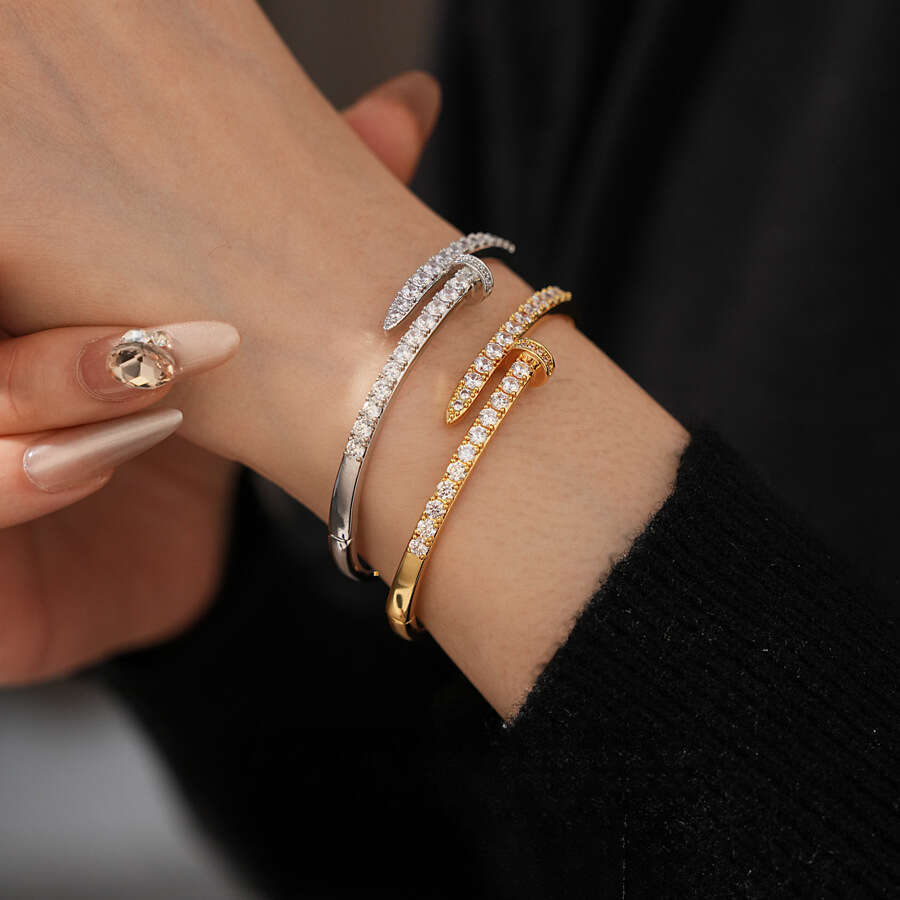 Bracelet Designer luxury bangle Real Gold Plated Zircon Nail Buckle Light High end Exquisite Bracelets Niche Design Versatile Festival and birthday Je