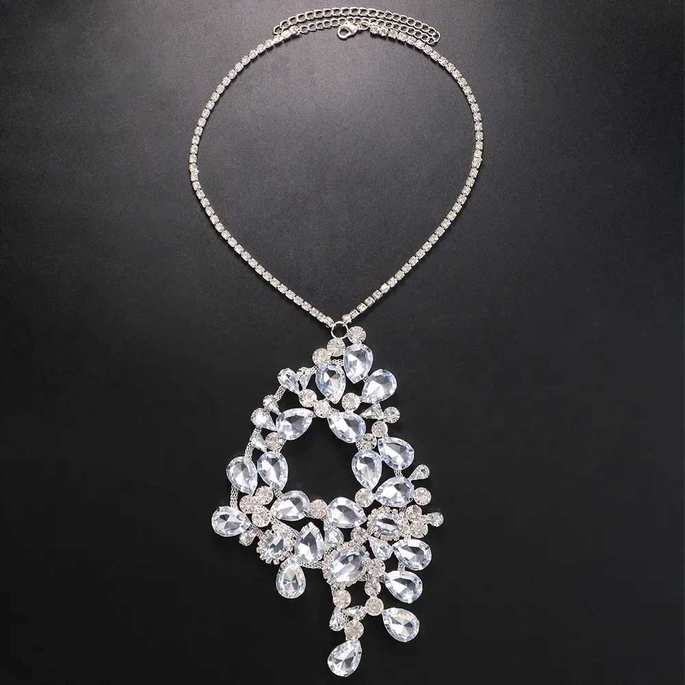 Masquerade Mask Half Face Women Luxury Dance Accessories Venice Mysterious Crystal Face Jewelry Performance Prom Decor HalloweenW251029