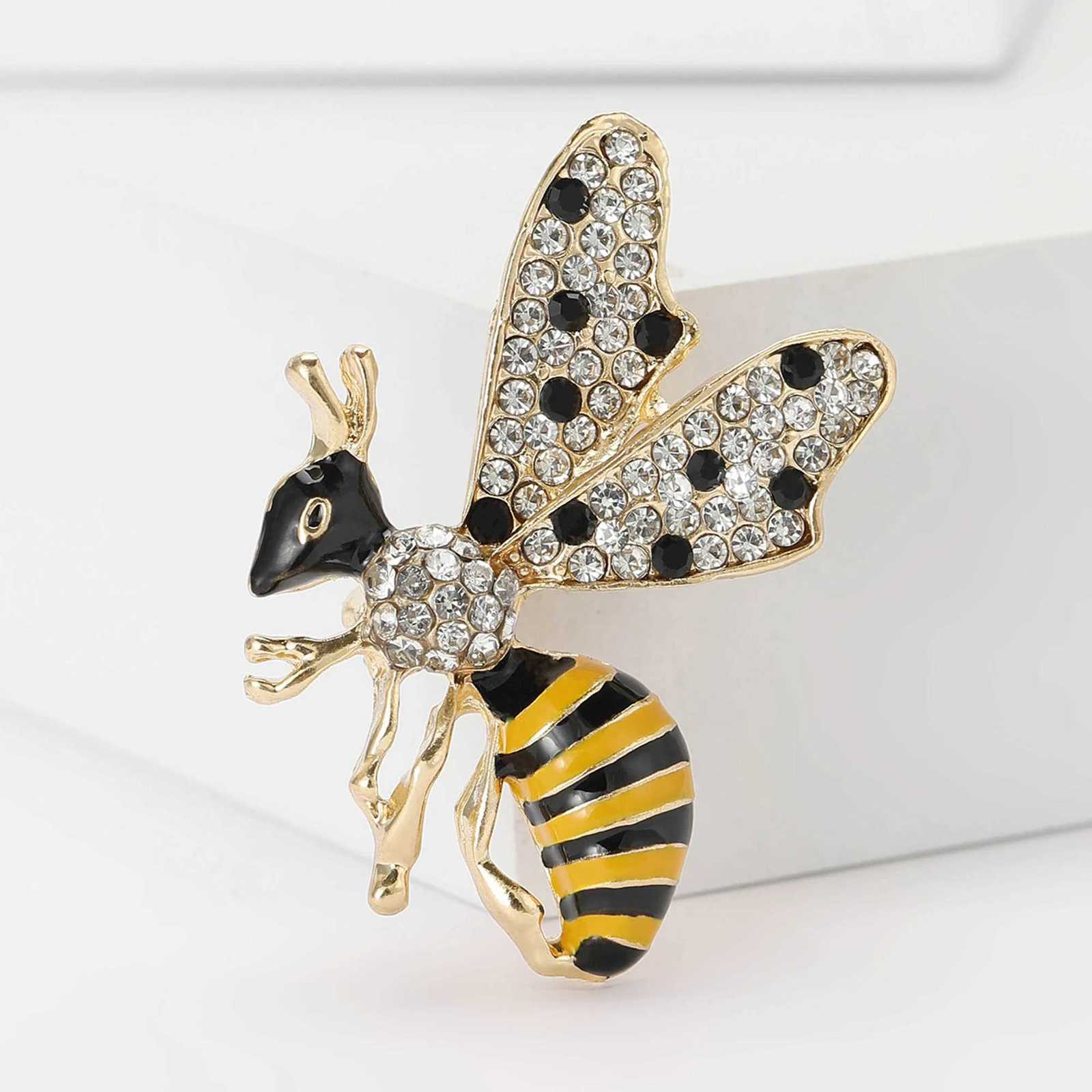 Rhinestone Bee Brooch for Women Unisex Enamel Wasp Pin Insect Lapel Pins Event Party Backpack Decoration Clothes Accessories Y251029