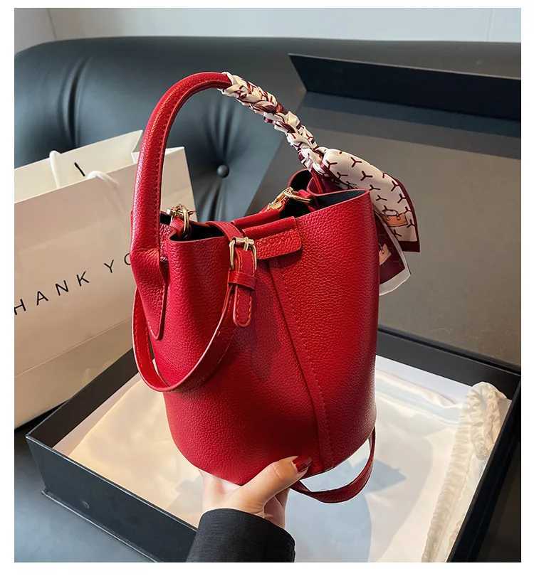 Designer bag Hot Selling Simplicity Highend Wens Crossbody Bag PU Material Versatile Bucket Bag Fi Handbag Cmuting Y251029
