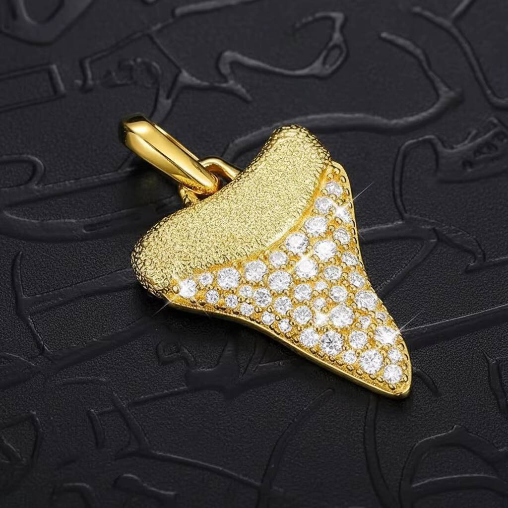 14K Gold Plated 925 Sterling Silver D Color VVS Moissanite Diamond Strawberry Pendant Necklace with Newest Design Iced Out Charm
