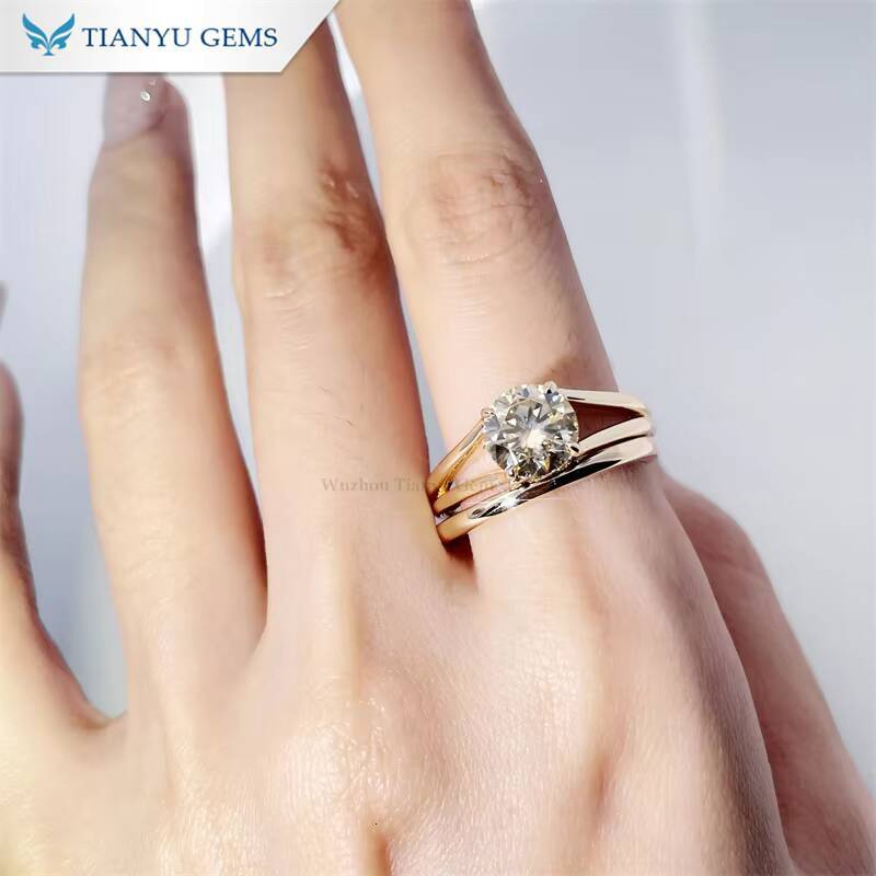 Tianyu Gems Custom Made Champagne Moissanite Round Cut 80mm 2ct 14k Yellow Gold Fashion Jewelry Ring Set for Women