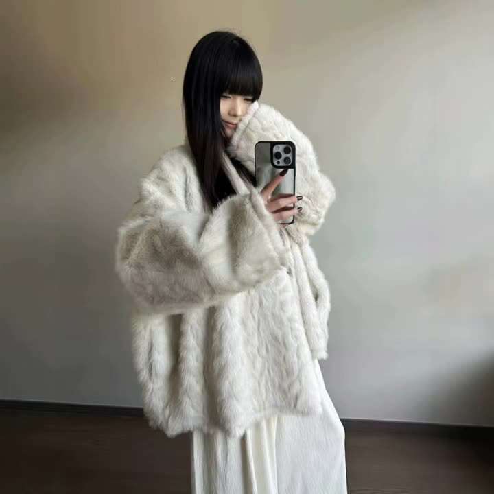 Stone Batwing Warm Cloud Mist Thick Fox Sleeve Integrated Shawlstyle for Women Lazy Smooth Ecofriendly Fur Coat