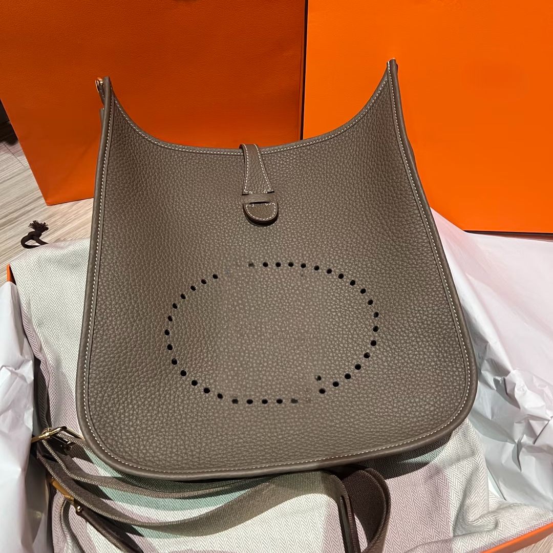 Mirror Quality Designer Bag Evelynes Underarm Bag Womens Luxury Shoulder Genuine Cowhide Leather Mini Waist Bag Purse Cross Body Bag Her Bagg 18cm with Box